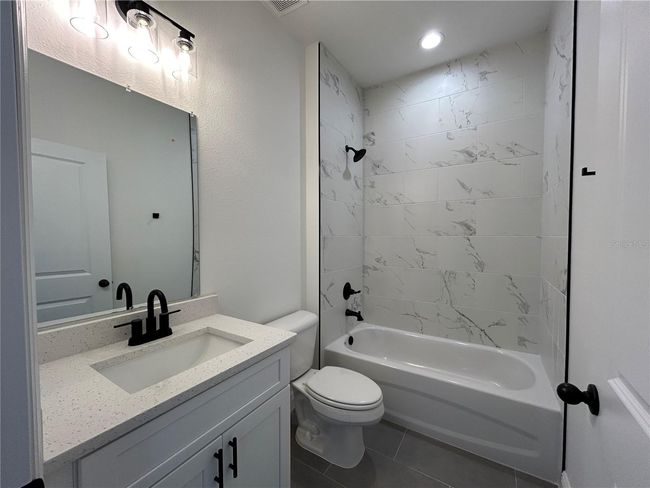 bathroom 2 | Image 11