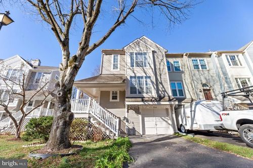8308 Southern Oaks Ct, LORTON, VA, 22079-3057 | Card Image