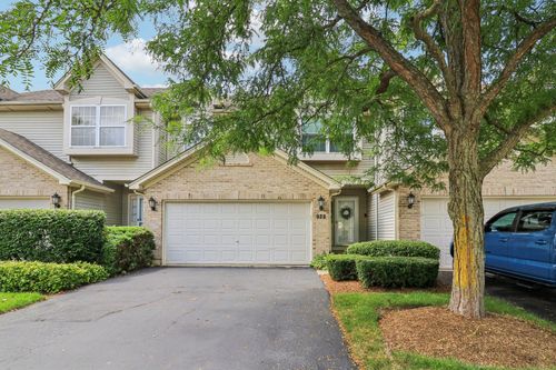 928 Viewpoint Dr, Lake In The Hills, IL, 60156-4908 | Card Image