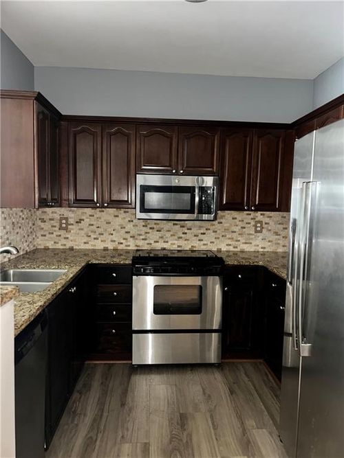 1502 River Green Dr Nw, Atlanta, GA, 30327-3069 | Card Image