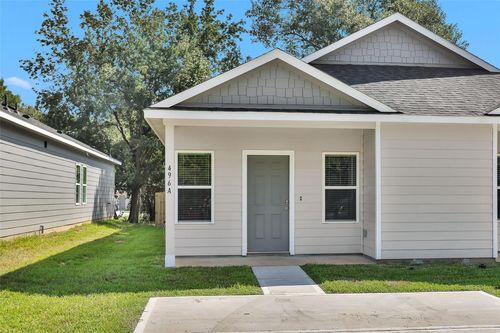 a-496 Golden St, Willis, TX, 77378-3498 | Card Image