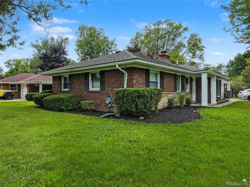 38580 Asbury Park St, Clinton Twp, MI, 48036-2814 | Card Image