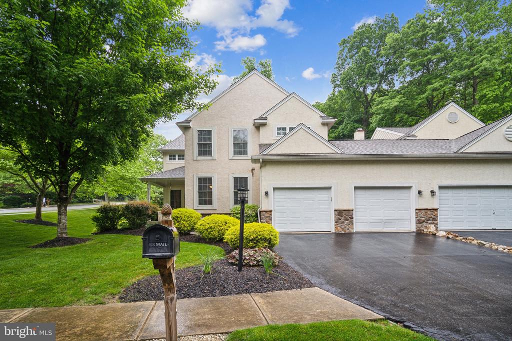 Chiswell Dr, Downingtown, PA 19335