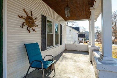 43 Grand St, Highland, NY, 12528-1218 | Card Image