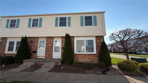 7489 Essex Dr, Mentor, OH, 44060-5246 | Card Image