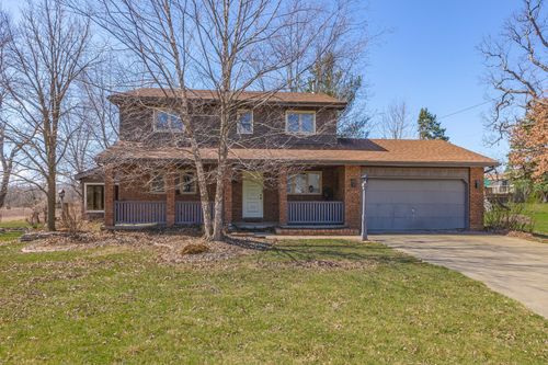 103 N Somerset Dr, Pontiac, IL, 61764-9574 | Card Image