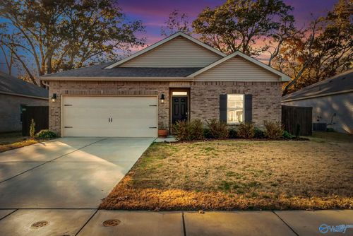 114 Canonbury Dr, New Market, AL, 35761-7786 | Card Image