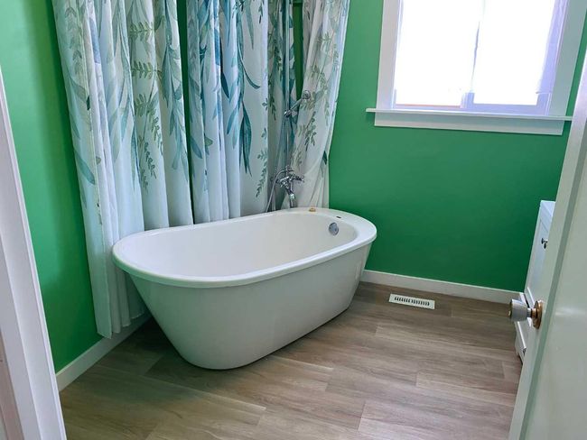 4906 47 Street, House other with 4 bedrooms, 1 bathrooms and 2 parking in Wanham AB | Image 8