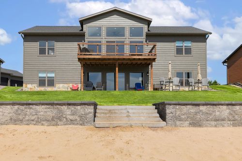 N8670 Beachtown Cir, New Lisbon, WI, 53950-8809 | Card Image