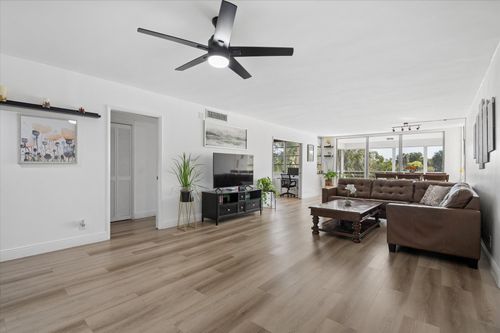 308-804 Cypress Grove Ln, Pompano Beach, FL, 33069-5063 | Card Image