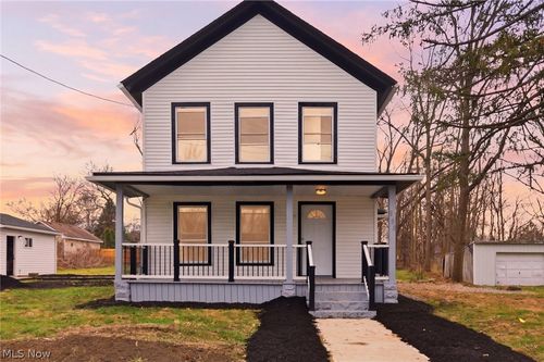 950 Park Ave, Amherst, OH, 44001-2435 | Card Image