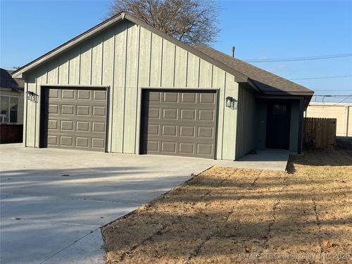 a-b-5305 E Admiral Blvd, Tulsa, OK, 74115-8404 | Card Image