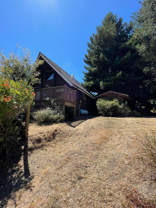 154 Beach Rd, Whitethorn, CA, 95589-8925 | Card Image