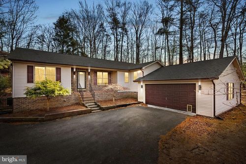 528 Northwood Cir, CROSS JUNCTION, VA, 22625-2532 | Card Image