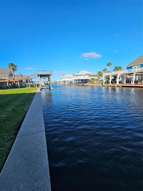 21811 Matagorda Dr, Galveston, TX, 77554 | Card Image