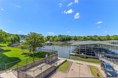 208-400 Warioto Way, Ashland City, TN, 37015-1381 | Card Image