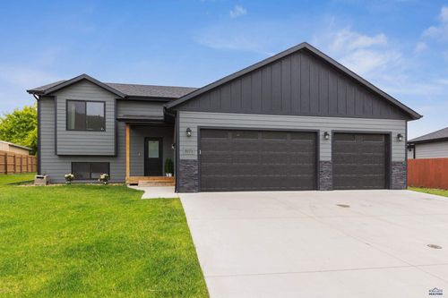 8073 Foley Dr, Summerset, SD, 57769 | Card Image