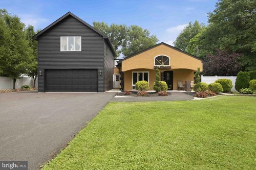 228 Bridge St, COLLEGEVILLE, PA, 19426-1650 | Card Image