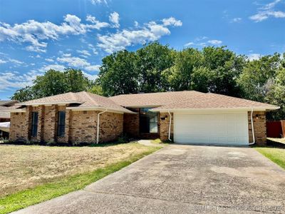 711 Osage Street, House other with 3 bedrooms, 2 bathrooms and null parking in Ardmore OK | Image 1