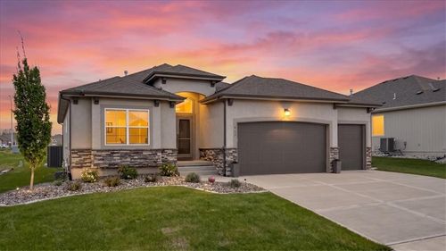 913 Zennor Ln, Raymore, MO, 64083-7126 | Card Image