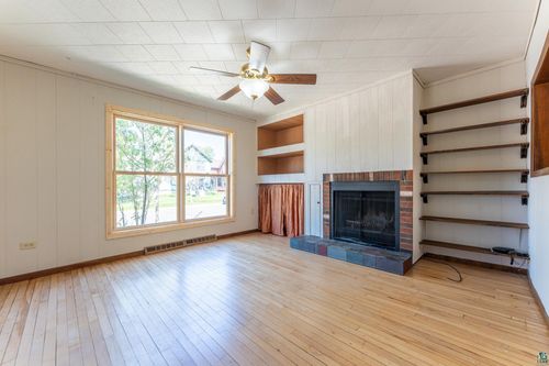 2 E Conan St, Ely, MN, 55731 | Card Image