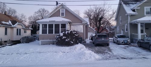 17 Bushwick Pl, Springfield, MA, 01109-2509 | Card Image