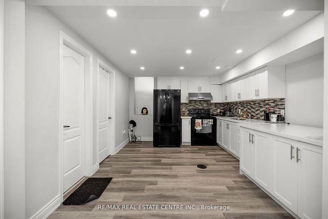 12 Torraville St, House other with 7 bedrooms, 6 bathrooms and 4 parking in Brampton ON | Image 44