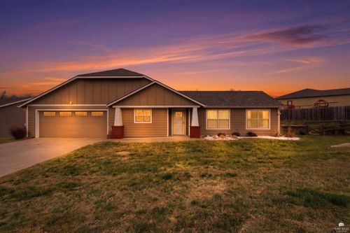 5308 Stone Crest Dr, Manhattan, KS, 66503-8754 | Card Image