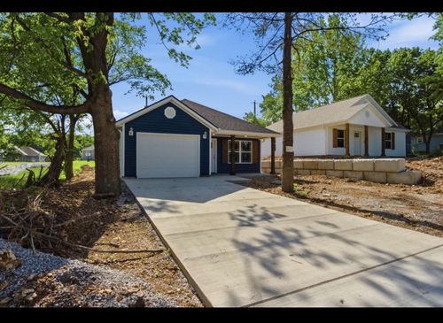 707 N Tennessee Ave, Carterville, MO, 64835-1044 | Card Image