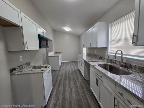 20942 W Glen Haven Cir, Northville, MI, 48167-2408 | Card Image
