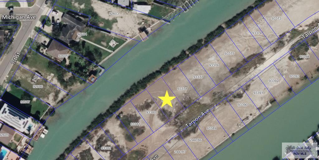 Land in Port Isabel
