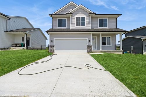 6918 Se 7th Ave, Pleasant Hill, IA, 50327-8570 | Card Image