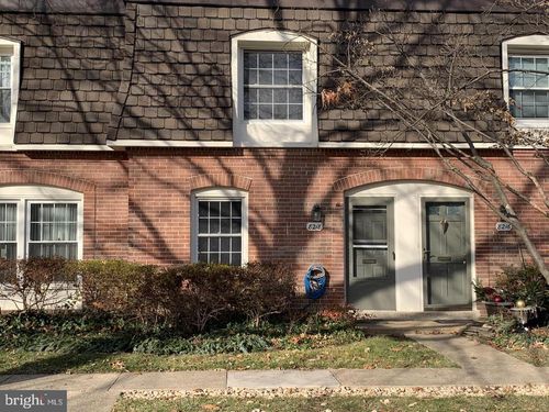 10-8218 Carrleigh Pkwy, SPRINGFIELD, VA, 22152-1701 | Card Image