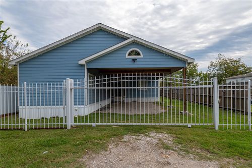 7610 Harlem St, Baytown, TX, 77521-1138 | Card Image