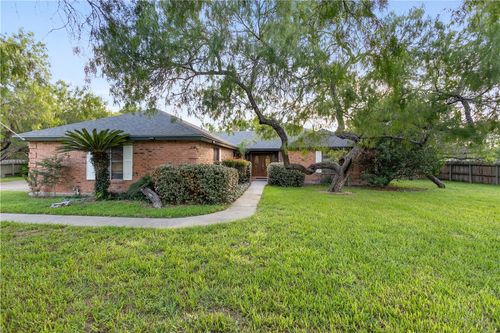 341 Brenda Ln, Kingsville, TX, 78363-8821 | Card Image