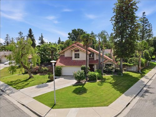 9613 Red Oak Court, Bakersfield, CA, 93311 | Card Image