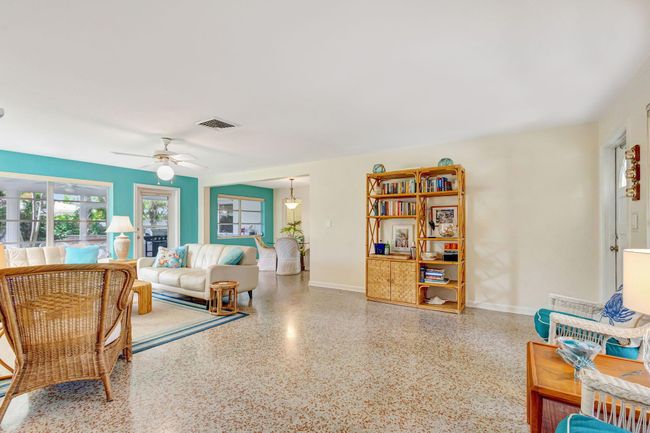 124 Sandal Ln, House other with 3 bedrooms, 2 bathrooms and null parking in Palm Beach Shores FL | Image 6