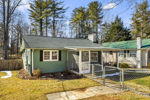 1015 Mountain View St, Hendersonville, NC, 28739-5633 | Card Image