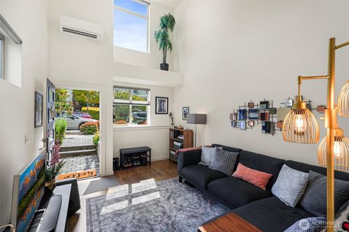 e-5021 Sand Point Pl Ne, Seattle, WA, 98105-2911 | Card Image