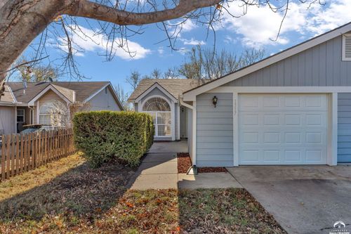 1317 Sunchase Dr, Lawrence, KS, 66044-1110 | Card Image