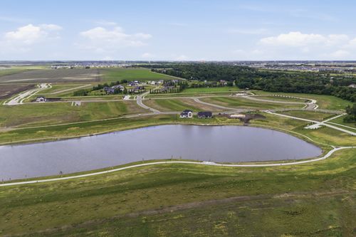 8215 Hebgen Drive, Horace, ND, 58047 | Card Image