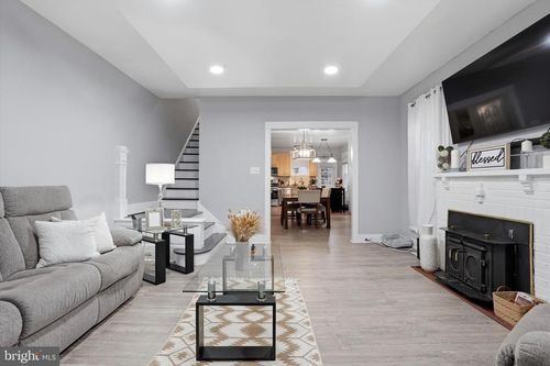 7032 Erdrick St, PHILADELPHIA, PA, 19135-1604 | Card Image