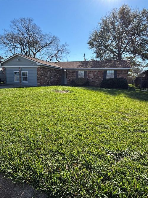 605 Meadowick Dr, Baytown, TX, 77521-4418 | Card Image