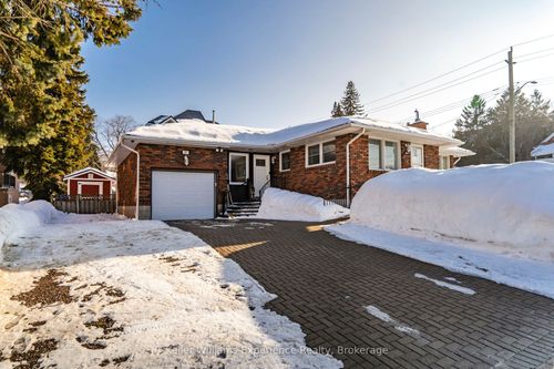 557 Hugel Ave, Midland, ON, L4R1W1 | Card Image