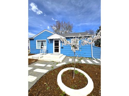 2431 Mountain View Dr, Loveland, CO, 80538-3240 | Card Image