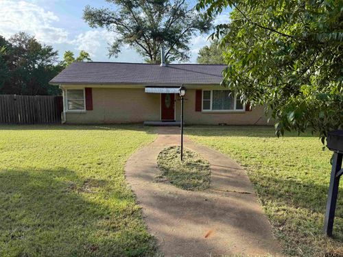 18 Sandy Ln, Palestine, TX, 75801-5372 | Card Image