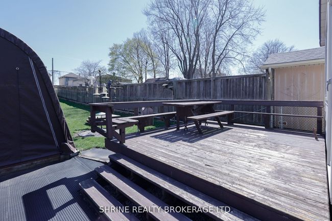 853 Queens Ave, House other with 3 bedrooms, 1 bathrooms and 2 parking in London ON | Image 19