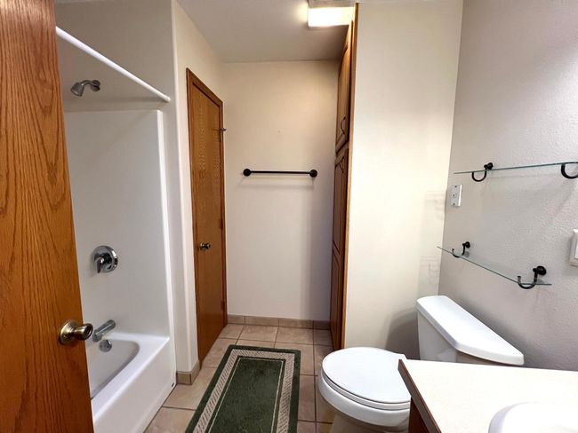 Bathroom 1 | Image 27