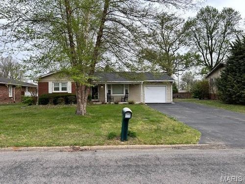 904 Crescent Dr, Sikeston, MO, 63801-3323 | Card Image