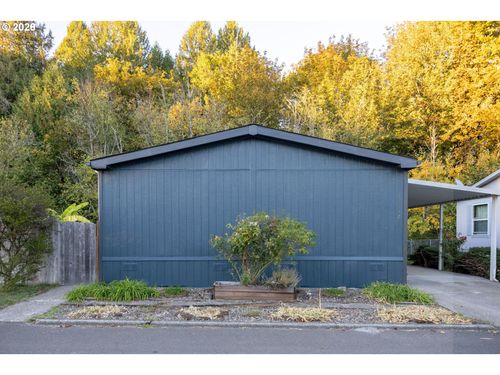 17957 Country Village Dr, Oregon City, OR, 97045-7844 | Card Image